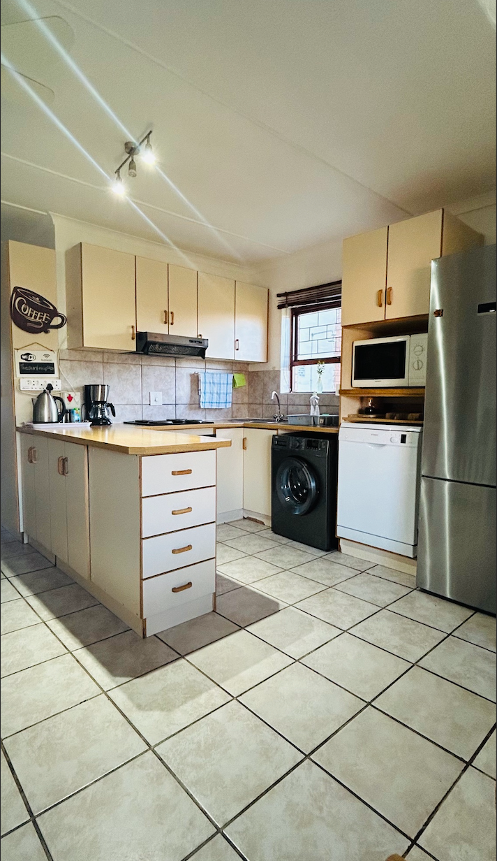 Unit C photo 4