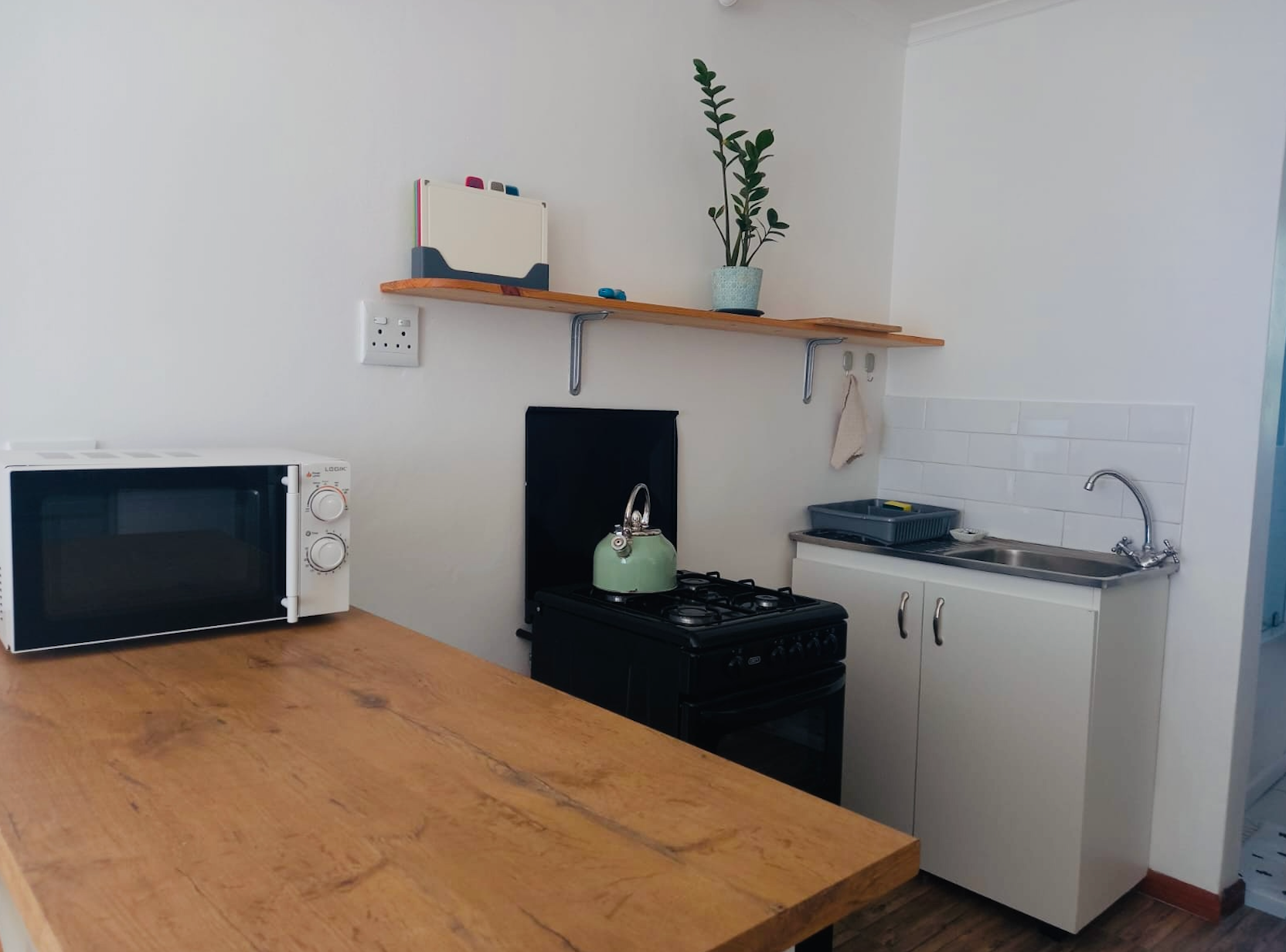 Unit E photo 2